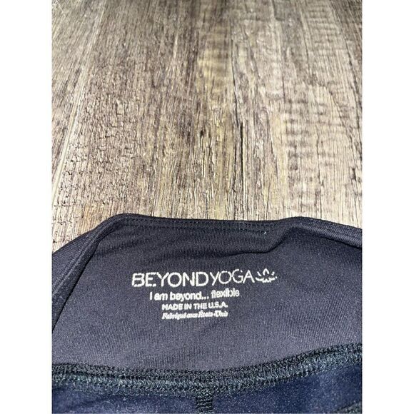 Beyond Yoga Glass Curved Side Long Leggings Black Speckle Patterned Metallic Med - Picture 3 of 4